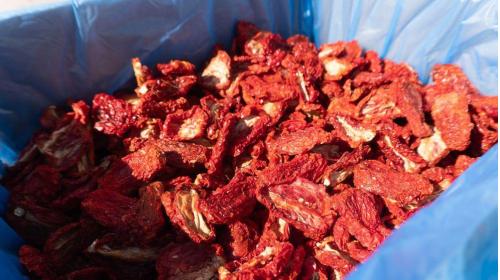 SUN DRIED SALTED TOMATO HALVE CUT