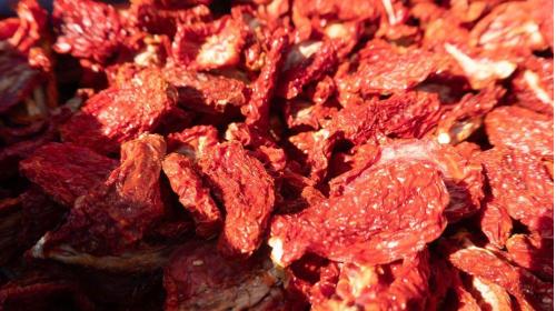 SUN DRIED SALTED TOMATO HALVE CUT