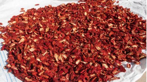 SUN DRIED SALTED TOMATO HALVE CUT
