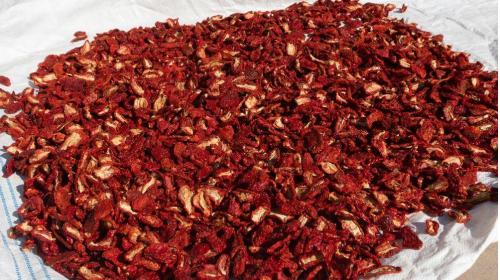 SUN DRIED SALTED TOMATO HALVE CUT